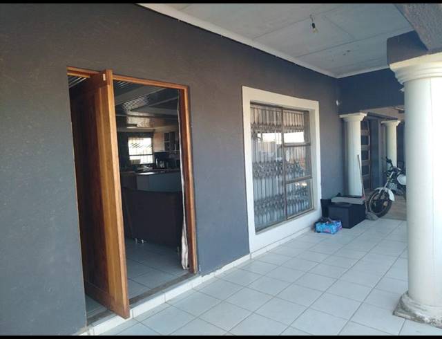 3 BEDROOM HOUSE FOR SALE IN MANKWENG